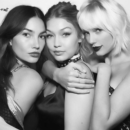 tswiftdaily: taylorswift: This is what you came for. @gigihadid @lilyaldridge