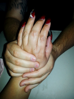 Pixie-Bitch75:  Getting An Amazing Hand Massage From Daddy, Gives Me Tingly Goosebumps…
