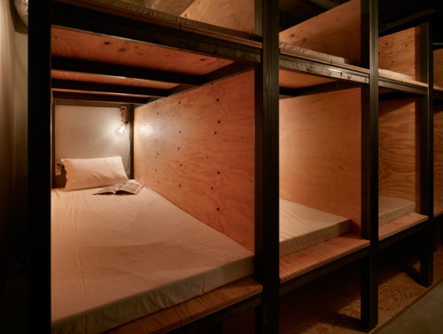 archatlas:  Book And Bed Tokyo Suppose Design Office