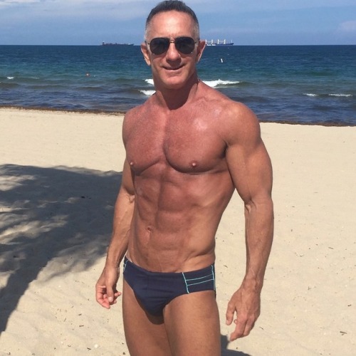 dfmbf: superdadlover: Kevin looks HOT as hell ;) Fuckweight. Ideal. No excuses.