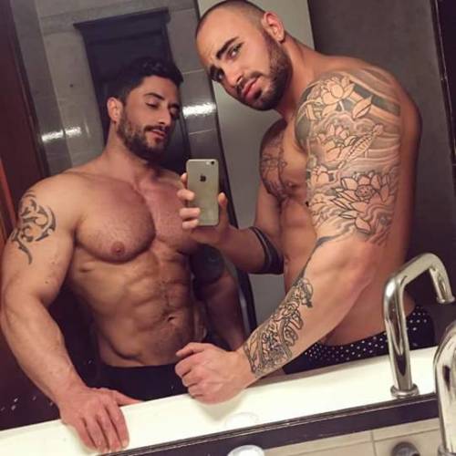 desbeauxmales:  Toujours miam 
