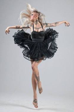 Panda-Face-Mew:  Sara Fabel 