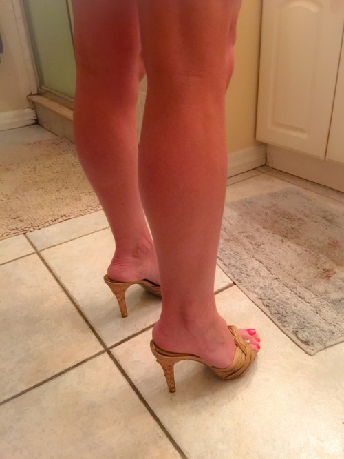 spitroastslutwifelovescocks:I guess you can tell I love her feet ❤️I do too!