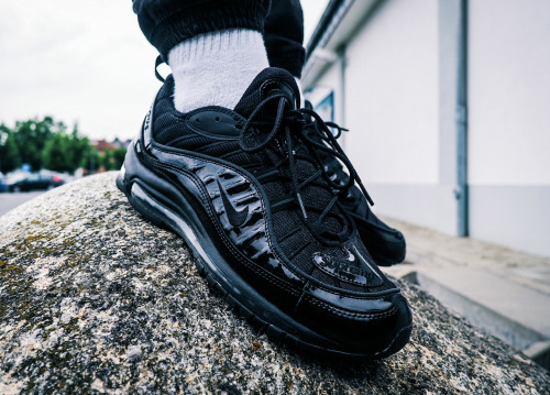 sweetsoles: Supreme x Nike Air Max 98 - Black (by blvcktvty)