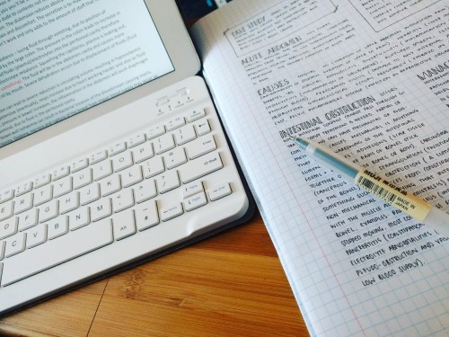 kerrystudies:  06.10.16 • 22:13PM earlier today, studying to catch up, already so much to do af