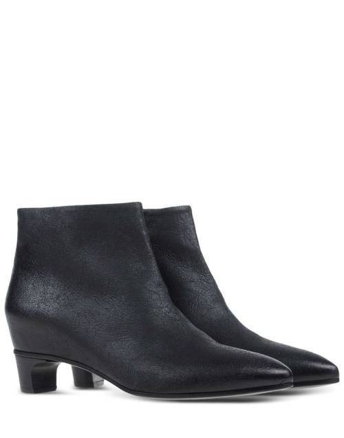 in-those-boots: ROBERTO DEL CARLO Ankle bootsHeart it on Wantering and get an alert when it goes on 