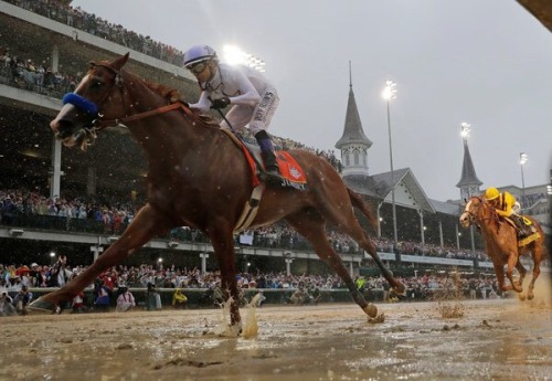 headlinesdaybyday:Mike Smith riding Justify to victory in the 144’th Kentucky Derby on Saturday, May