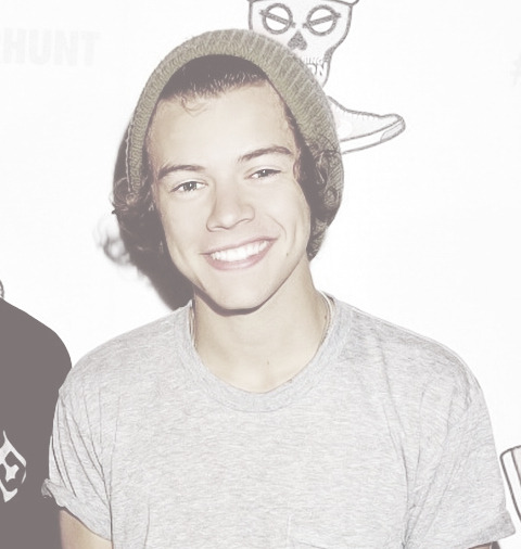 fuckyouharold-deactivated110213:  Ovary killer → Harry Styles in beanie 