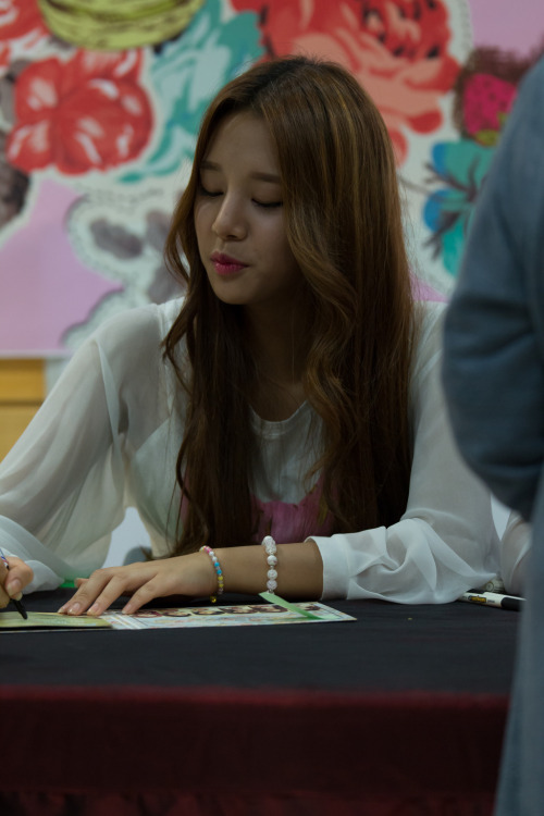 laboumdaily:140928 Jongro FansignCR:천사의눈Do Not Edit