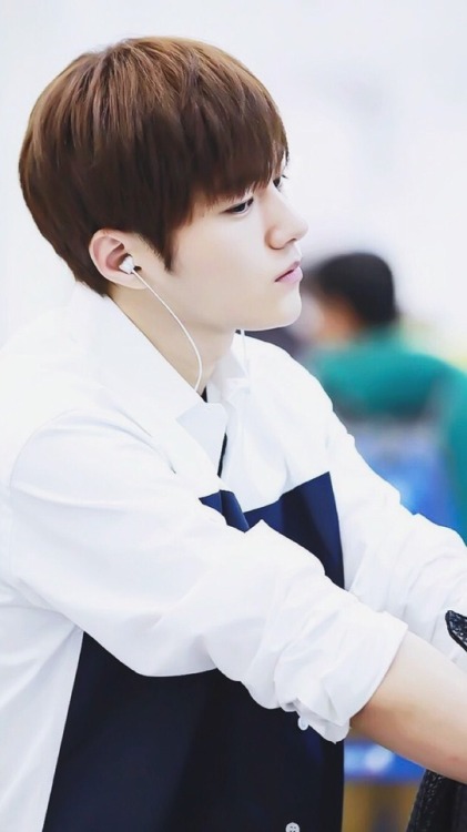 kpapers97:  <<Myungsoo Wallpaper>>  —-> Requested  Infinite’s L