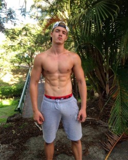 fitdailyguys: Jayden Rembacher is one fit guy! 🔥🔥 Click here to submit your pics! 