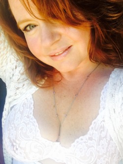 prettylilredhead:  It’s finally sunny and I’m wearing a lot of white lace today… Thought I’d share 😊😘 enjoy your Friday eve everyone!  💋Red