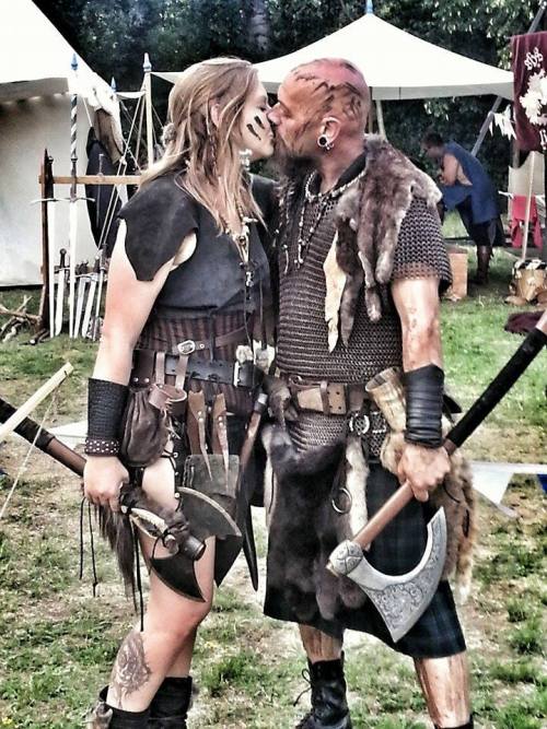 celtic-viking:  Culinary Viking and celtic, mythology, warriors who made history, Viking appearance, weapons and more on our blog http://celtic-vikings.blogspot.com.br/Translate the blog to your language, hovering over the black rod next to the scroll