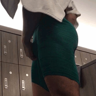 eyelovebulge:Gotta protect those family jewels. Hopefully the video is to come, if