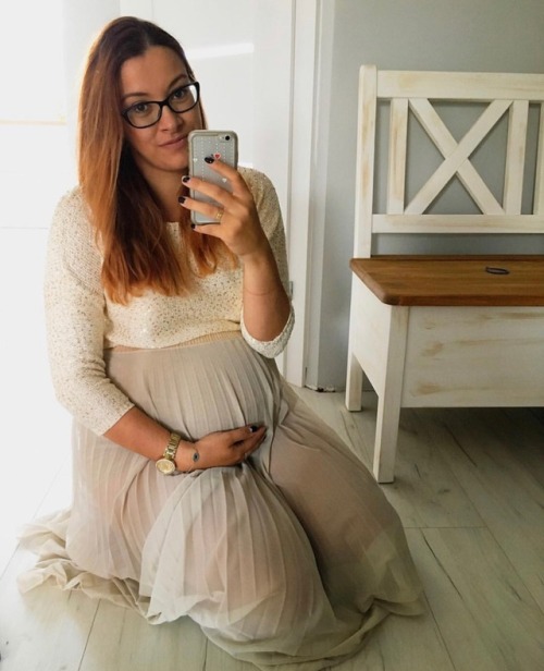 lover of pregnant bellies, bbw's, stuffed bellies