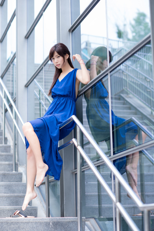 Electric Blue Dress - Su Tin (蘇托托)