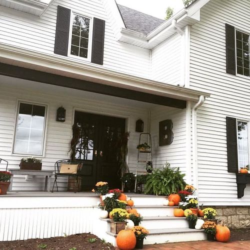 oldfarmhouse:“autumn farmhouse decor”#Farmhouse #Tuesday