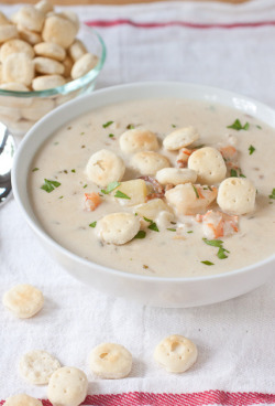 craving-nomz:  New England Seafood Chowder