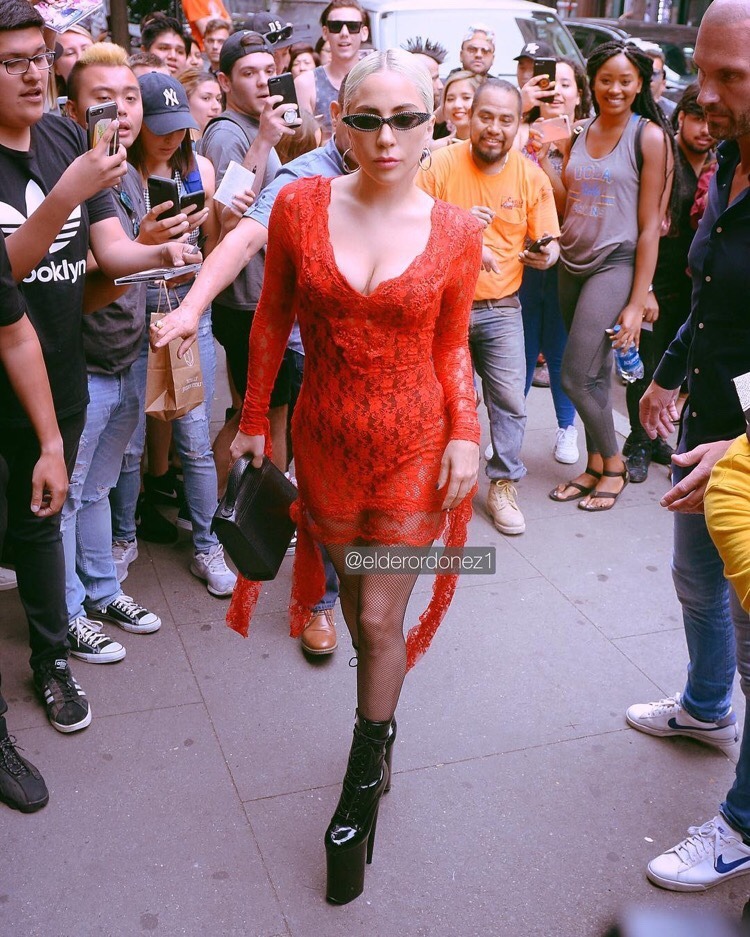 weadoregaga:  June 27th: Lady Gaga arriving at the Electric Lady Studios in NYC today