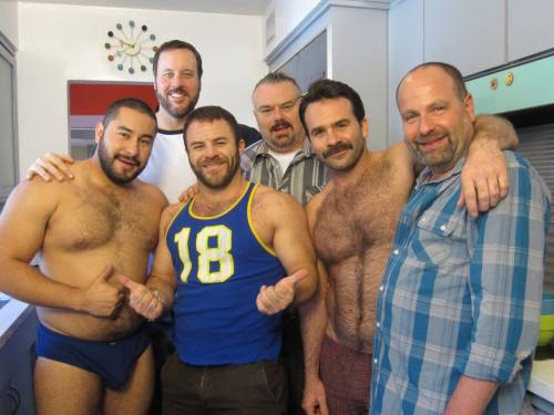 hotbears:  http://hotbears.tumblr.com/