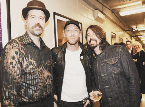 42-coldplay:  Chris Martin, Krist Novoselic and Dave Grohl (Rock &amp; Roll 