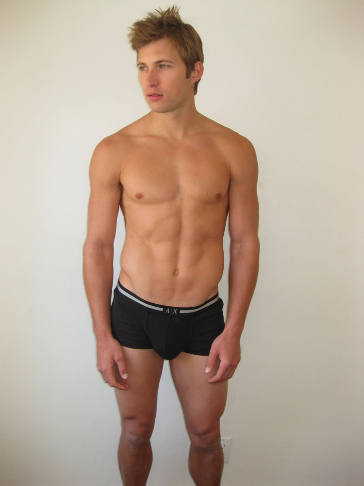 extreme-hunk:  Justin Deeley 