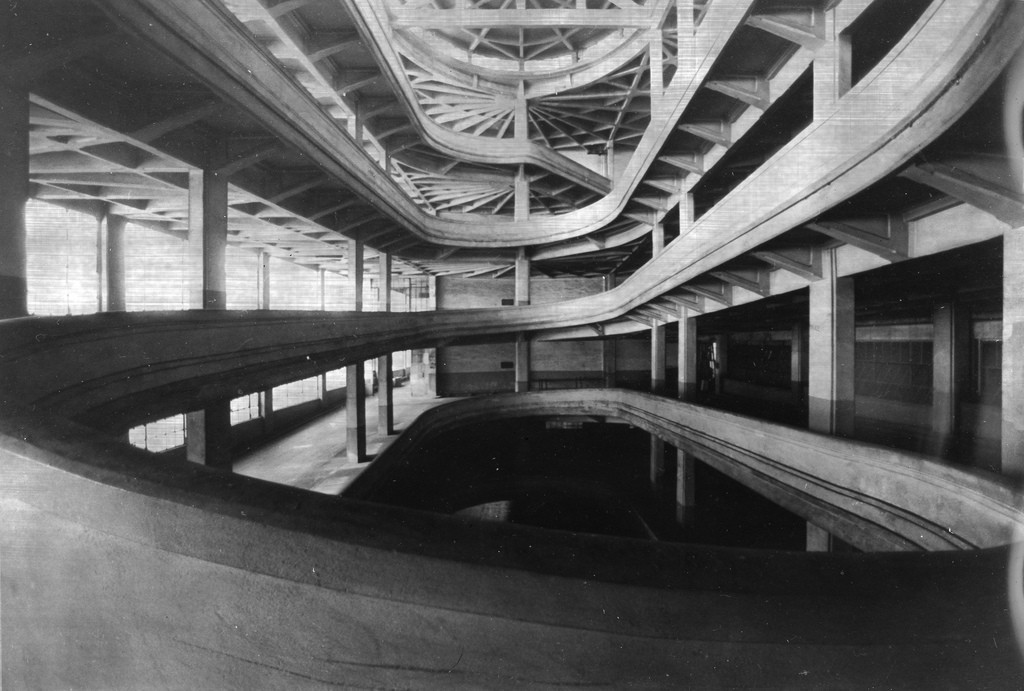 redhousecanada:  sixthland: Fiat Factory, rooftop racetrack access ramp. 