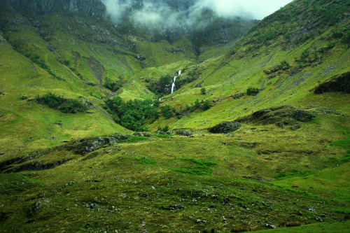 inebriatedpony:  There’s been a lot of Scottish scenery porn on my dash as of late. Not complaining in the least tbh.   Need to reblog this so I can save some of these for refs but I’m not on my computer at the moment and don’t want to go