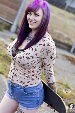 past-her-eyes:  Delaney Suicide  delaney.suicidegirls.com Link to South African SuicideGirls