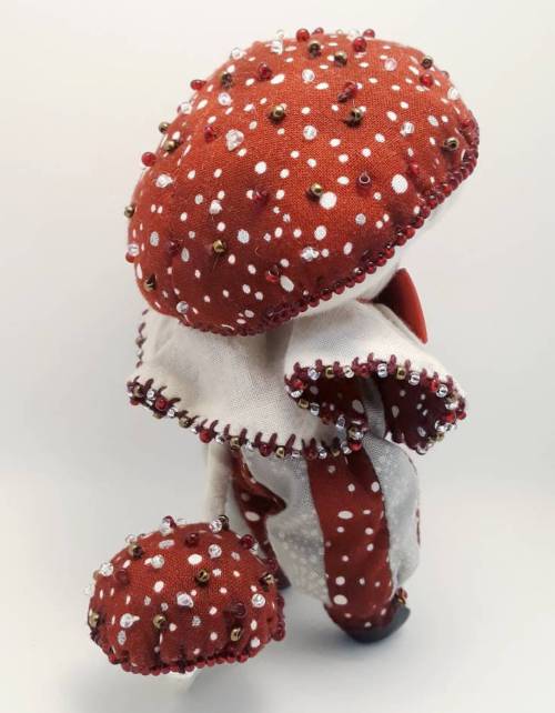 itjammy: sosuperawesome: Mushroom SpritesSlocotion on Etsy  @thefloralpeach  in another life,, this 