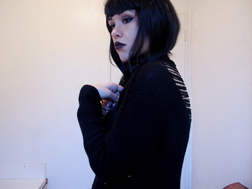 polycephly:  polycephly:  throw back 6 selfies  Love me while i write