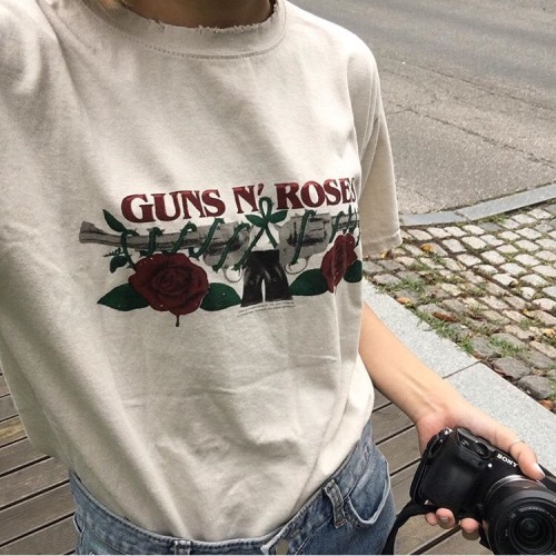 rosescentimental:  https://instagram.com/p/BJuqyz0BICT/ 