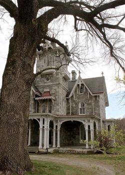 faerybites: A Beautiful Victorian abandoned