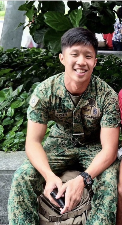 asianarmyhunks: Quite the young stallion.