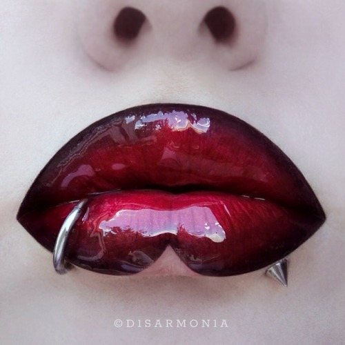 socialpsychopathblr:Makeup by Veronica Anrathi (D1sarmon1a)
