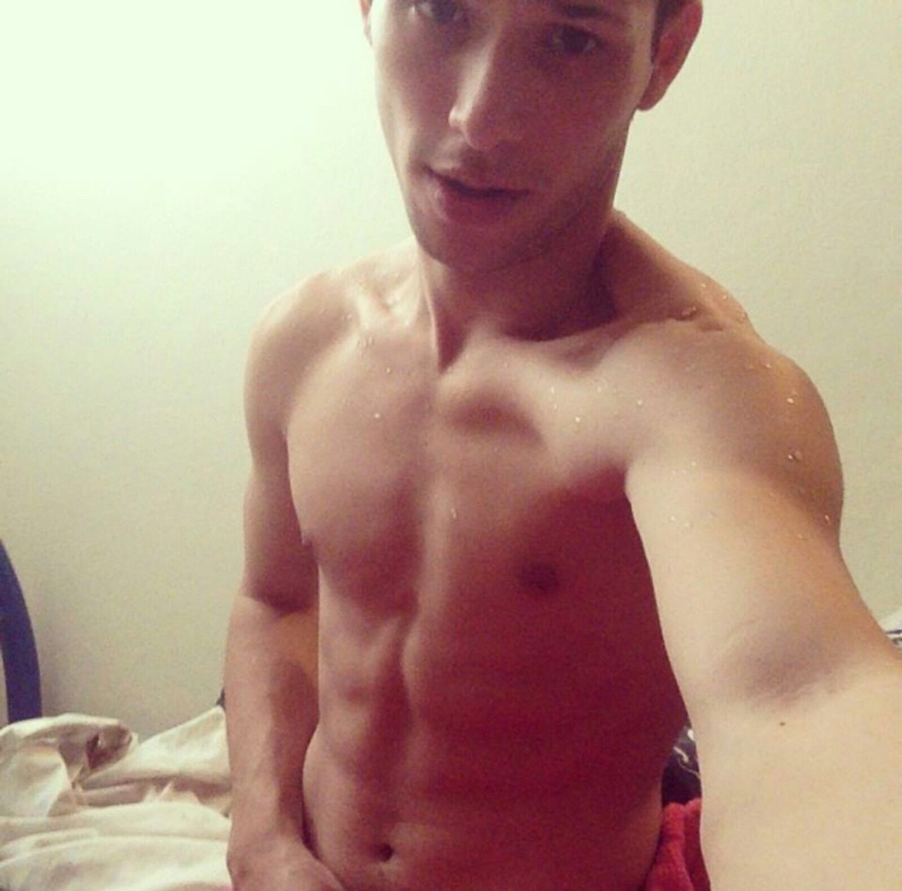 prissychrys:  Got meat ?!