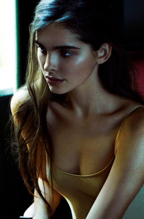 virare:Shaughnessy Brown by Hannah Khymych for Treats! Magazine