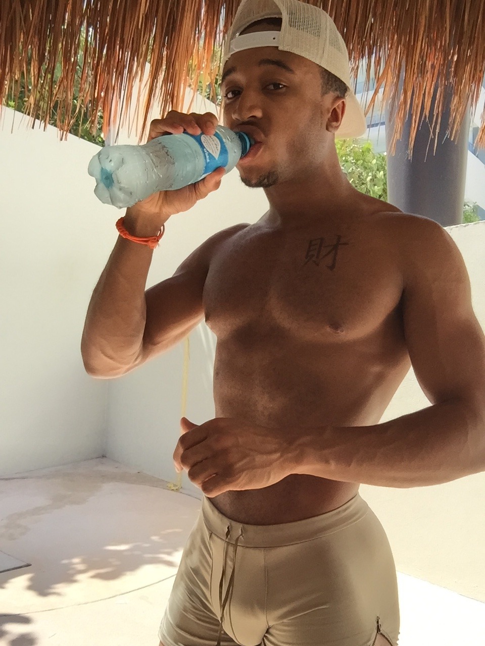 nathanielnoir:  @nathanielnoir  brand new website and fitness videos coming soon!