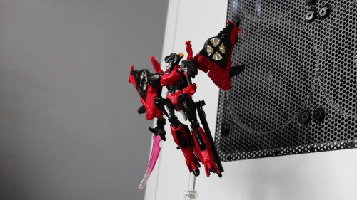 Takara Windblade. I’m glad I have so many figma stands lying around….