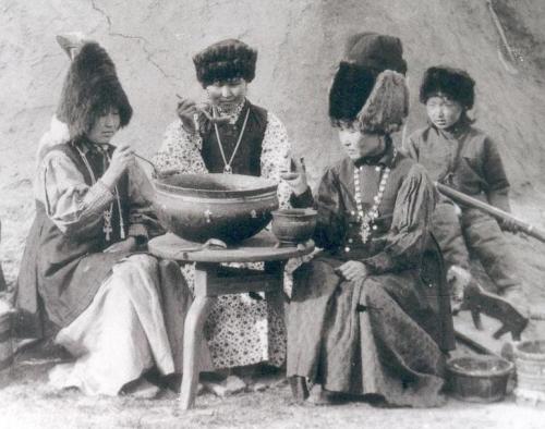 Yakut (Turkic) family, 1911