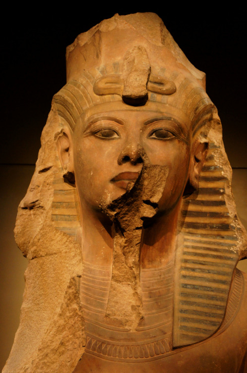 dwellerinthelibrary:Colossal Statue of Tutankhamun by Tjflex2