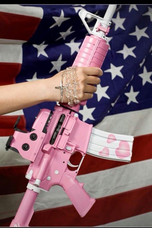 guns-and-babes:  Babe with gun