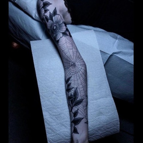 blacktattooing: By @savannahcolleen  To submit your work use the tag #btattooing  And don’t fo