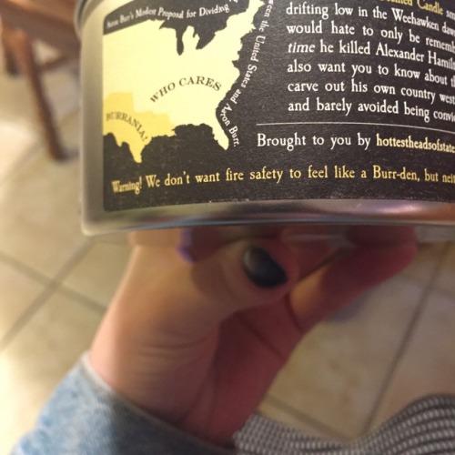 multyfandoom:my-thoughts-of-flight:In case you were wondering, an Aaron Burr candle really does exis