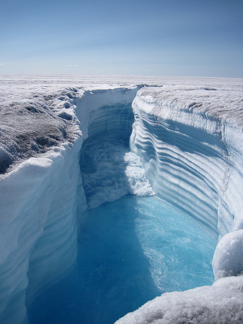 worms-the-movie:Glacial Canyon, Greenland