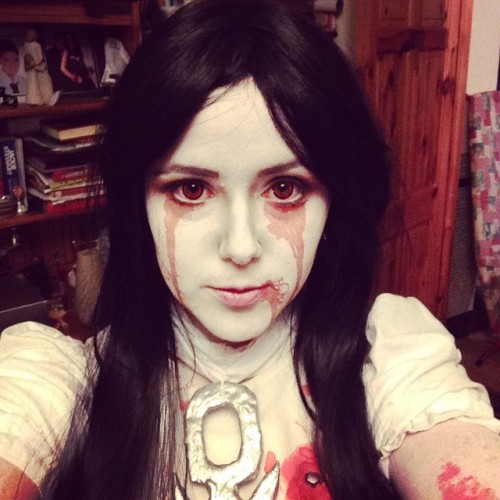 zombiesrequirelove:  Halloweeeeeen party/bonfire as Alice #alicemadnessreturns #alice #halloween #co