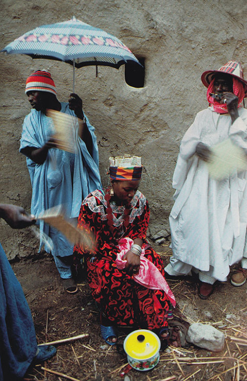 kicker-of-elves: Buro festival, Mali      National Geographic October 1990 Jose Azel&