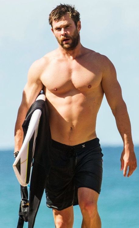 Sex celebrityboyfriend:  Chris Hemsworth & pictures