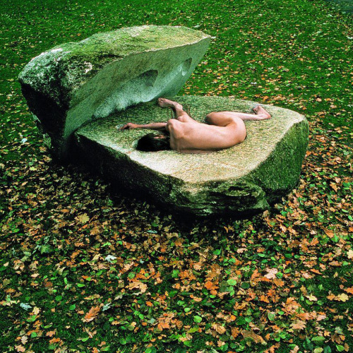 scarecrowbox:  Timm Ulrichs, Der Findling, 1978, Performance: 10 hours in a closed stone