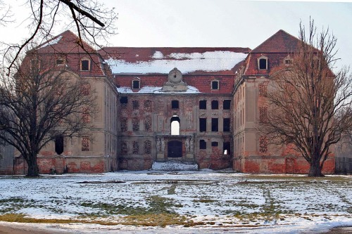 daughterofchaos: Ruins of Brühl Palace in Brody, PolandPhoto Source